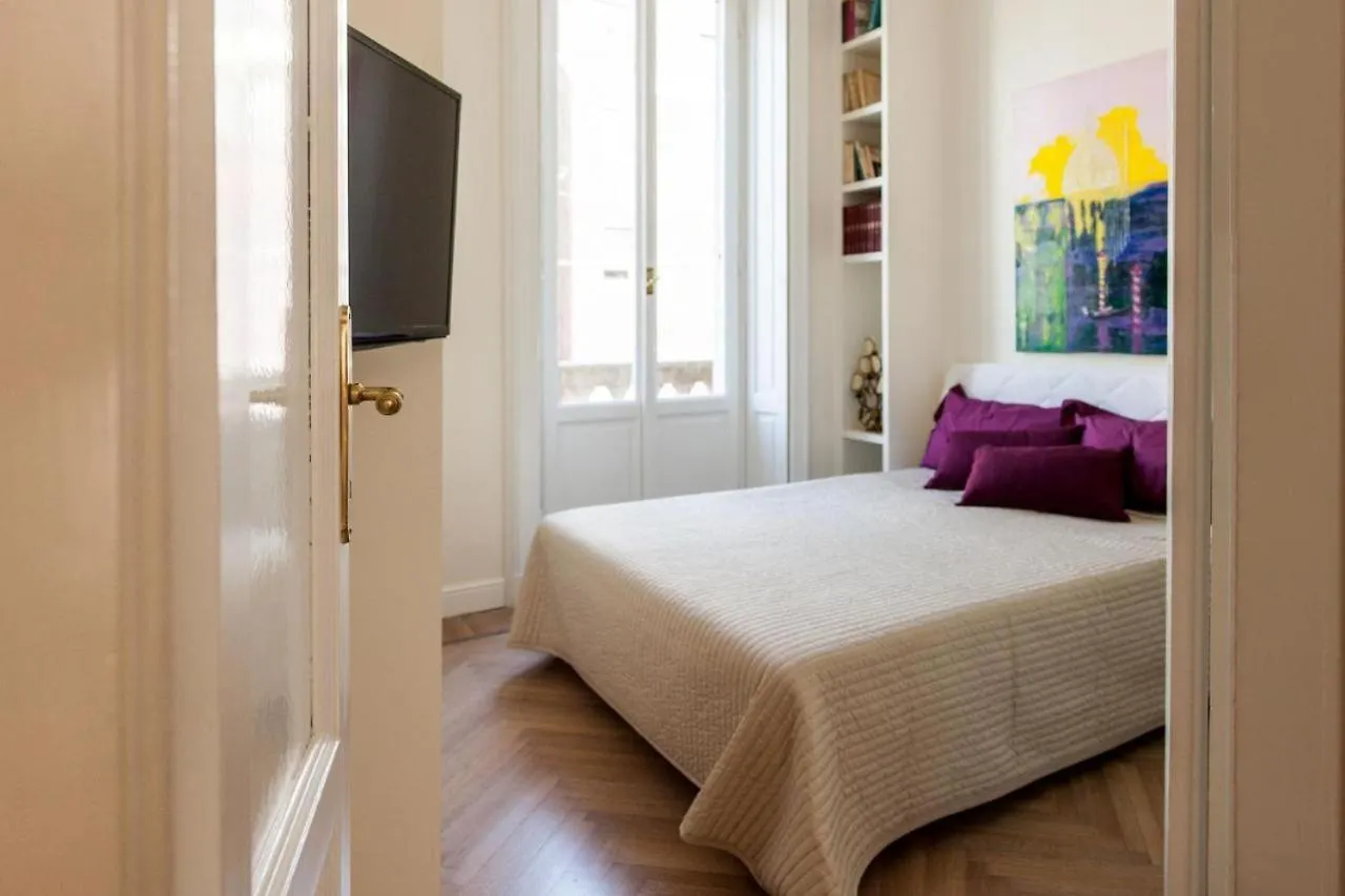 2 Bagni E Suite - House Of Art Center Mediolan Apartament