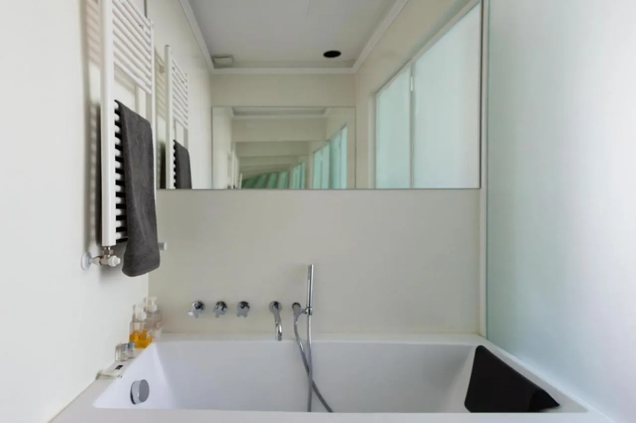 2 Bagni E Suite - House Of Art Center 밀라노